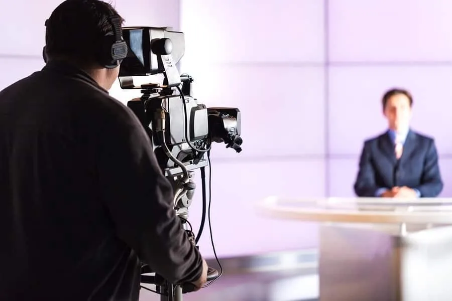Come diventare conduttore televisivo o radiofonico